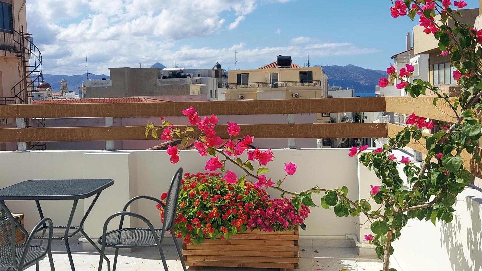 Elegant Apartment In The Heart Of Heraklion Ngoại thất bức ảnh